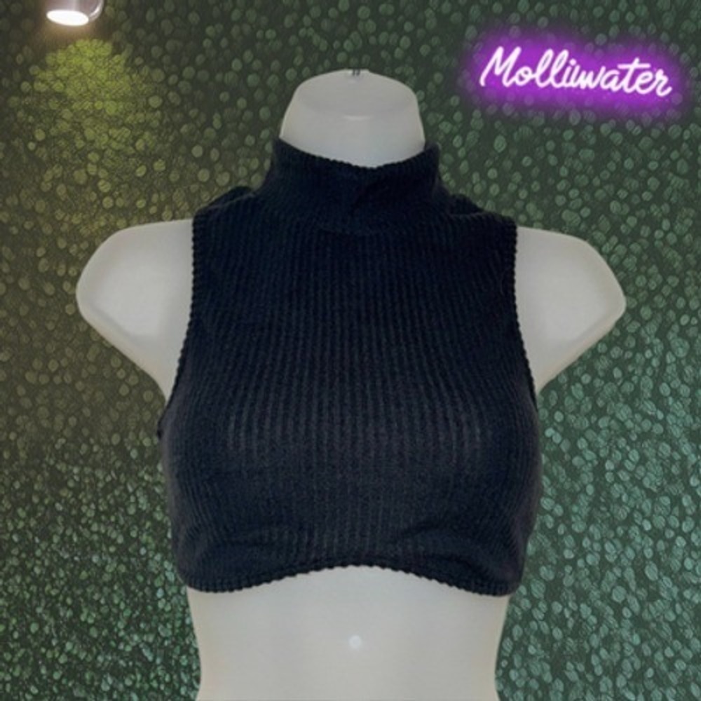 NWT Black Small Ribbed Curved Hem High Neck Crop Top Blouse Sleeveless Tank